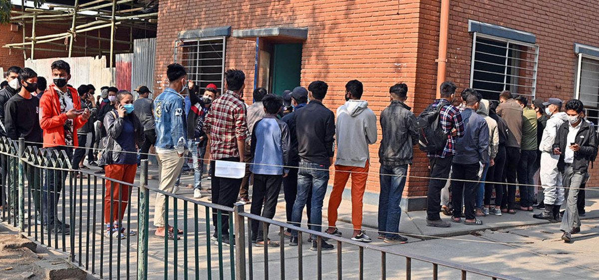 आजबाट दसैँका लागि अग्रिम टिकट बुकिङ खुला, यात्रु हिजोदेखि लाइनमा