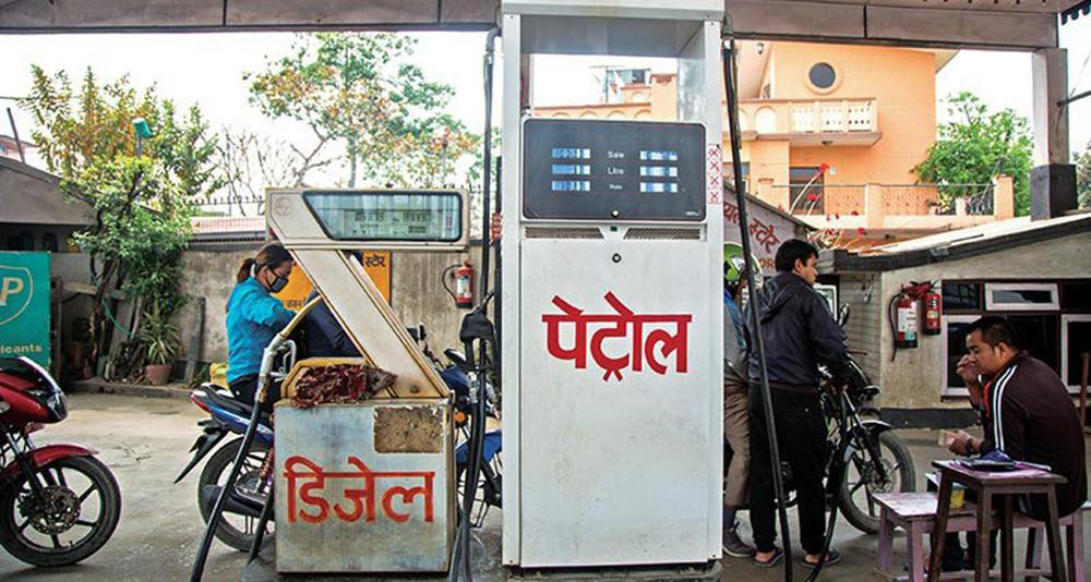 घट्यो पेट्रोलियम पदार्थको मूल्य