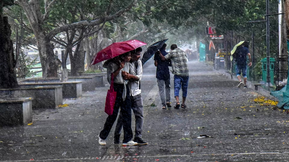 आज यी ठाउँहरुमा मेघगर्जन र चट्याङसहित हल्का वर्षा र हिमपातको सम्भावना