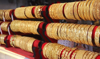 सामान्य अंकले घट्यो सुनको मूल्य, आज कतिमा हुँदैछ कारोबार ?