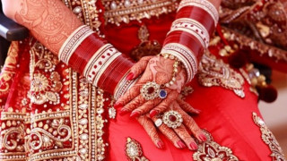 पतिबाट बच्चा नहुने भएपछि जेठाजुसँग शारीरिक सम्बन्ध राख्न दबाब