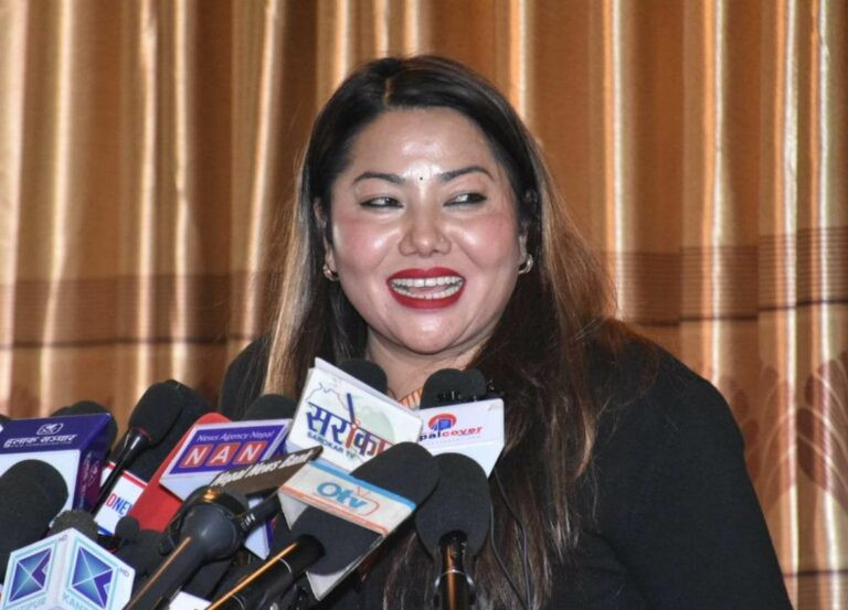 ज्ञानेन्द्रलाई भेटेकी झाँक्रीले भनिन्ः ‘पूर्वराजा फर्किन्छन्, तर राजसंस्था फर्किँदैन’