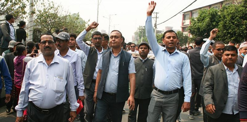 शिक्षक महासंघ र सरकारबीच ५ बजे वार्ता