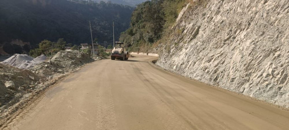 मालढुङ्गा–बेनी सडक धमाधम स्तरोन्नति हुँदै