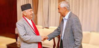 मन्त्रिपरिषद्‌ हेरफेरबारे छलफल गर्न बालुवाटार पुगे देउवा