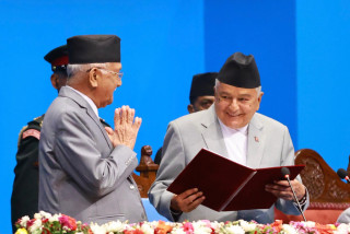 विद्यालय शिक्षा विधेयक पारित गर्ने, सामुदायिक र संस्थागत विद्यालयका पाठ्यक्रममा एकरुपता ल्याइने