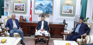 प्रमुख तीन दलका शीर्ष नेताको बैठक तेस्रोपटक सिंहदरबारमा