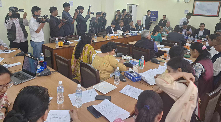 शिक्षा मन्त्रालयको प्रस्ताव : शिक्षक बढुवा तीन तरिकाबाट गराैँ