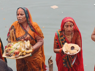 उदाउँदो सूर्यलाई अर्घ्य दिएसँगै छठ पर्व विधिपूर्वक सम्पन्न