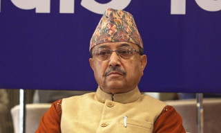 पूर्णबहादुर खड्काले बोलाए इतर समूहको बैठक