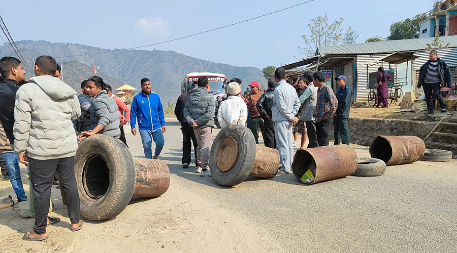 सिन्धुलीमा जिपको ठक्करबाट बालकको मृत्यु, खुर्कोट घुर्मी सडक खण्ड अवरुद्ध