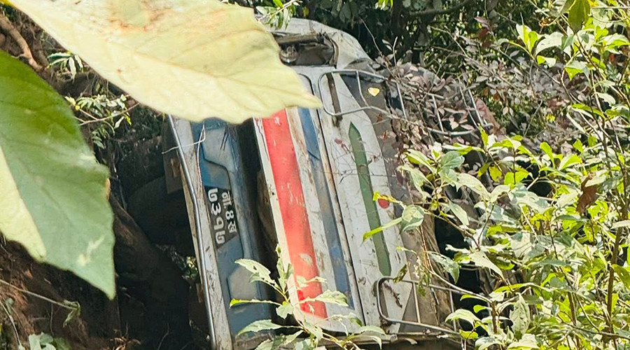 निर्वाचनका लागि खटिएको सेनाको गाडी दुर्घटना हुँदा २६ जना घाईते, ८ को अवस्था गम्भीर
