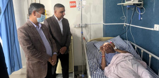 धादिङ बस दुर्घटनाका घाइते भेट्न गृहमन्त्री अर्याल अस्पतालमा