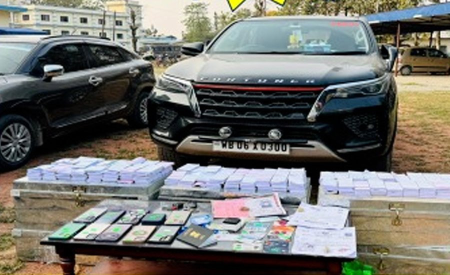 सरकारी छाप किर्ते गरी करोडौँ ठगी गर्ने गिरोह झापामा पक्राउ