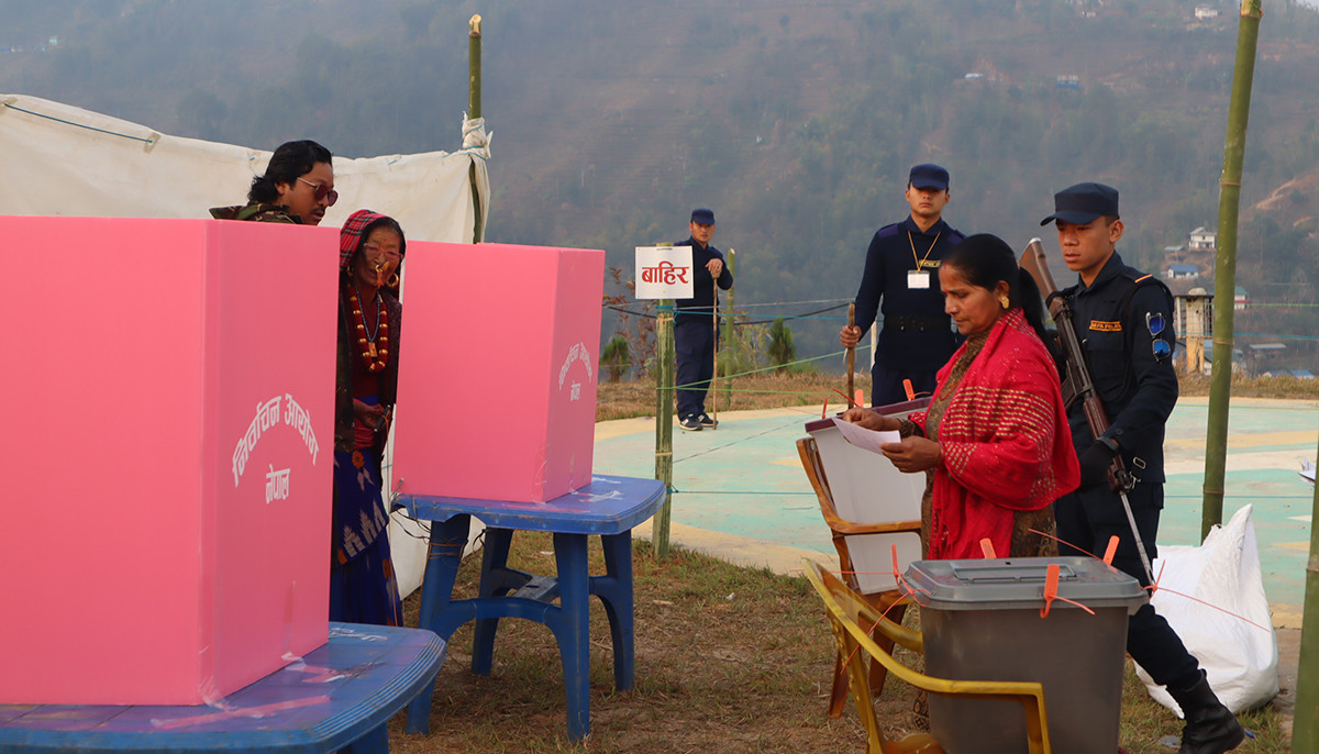 मुख्य निर्वाचन अधिकृतको नाम मतदाता नामावलीमा नभएपछि...