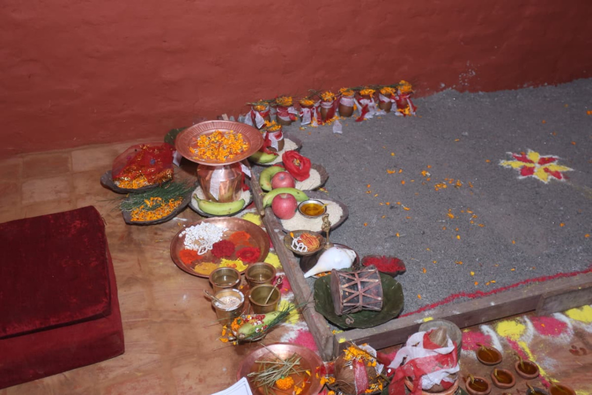 हनुमानढोकाको ‘दशैँघर’मा जमरा राखियो